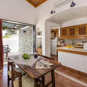 villa-jacaranda-1.hotelaalgarve.com/