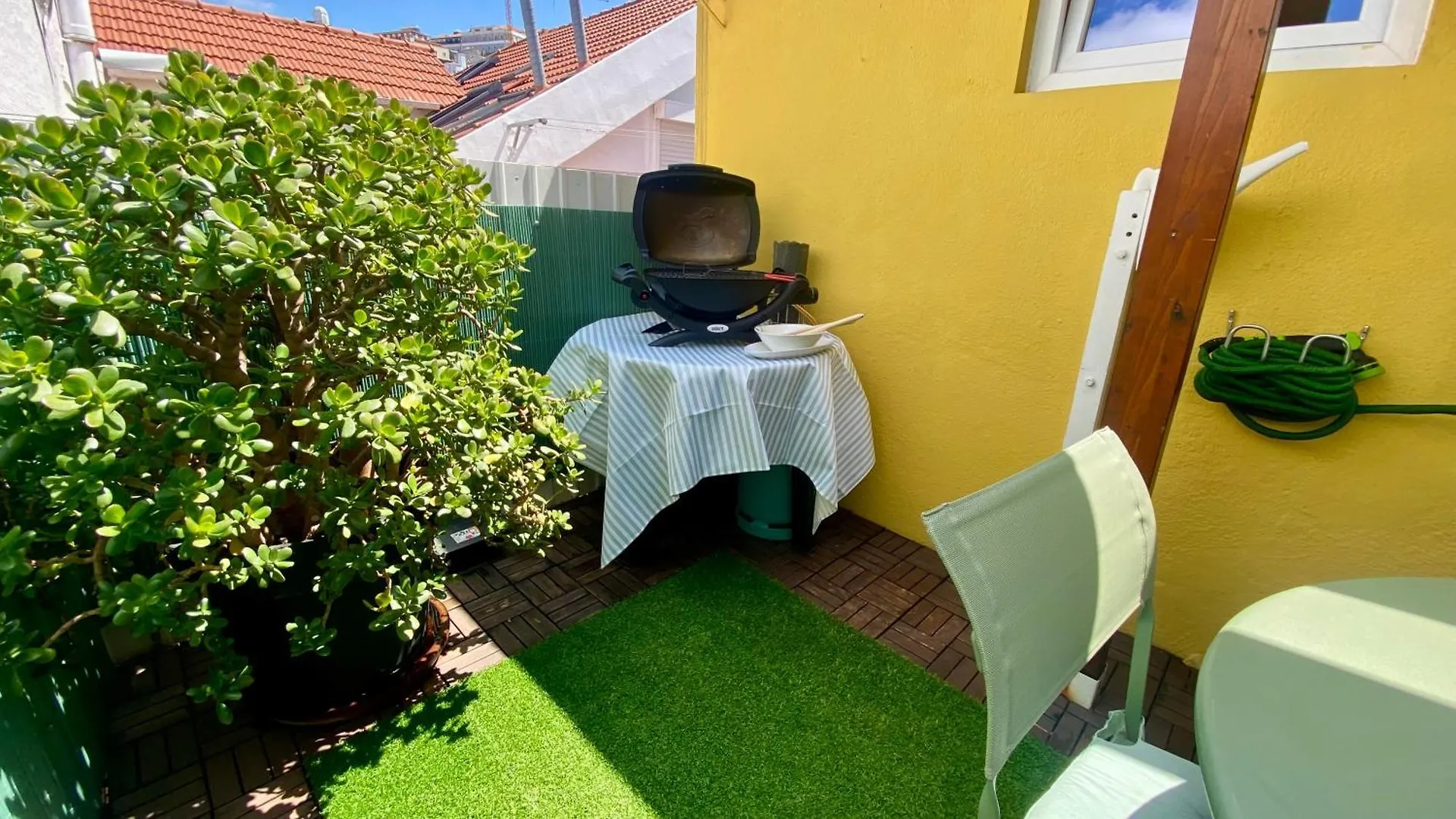Studios With Mezzanine Rua Da Moeda Lissabon Appartement